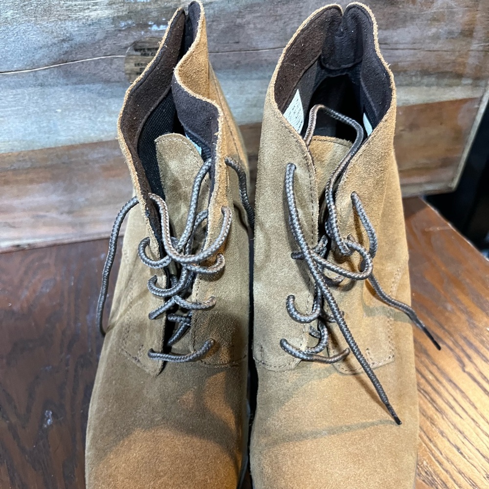 Size 10 women’s Timberland high heel boots.